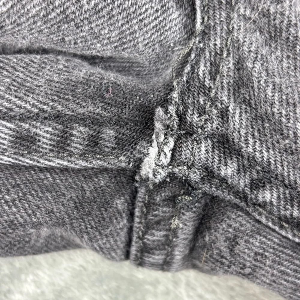Levi's 550 Jeans Mens 38X32‎ Black Relaxed Fit Straight Distressed (Fit 38x30)